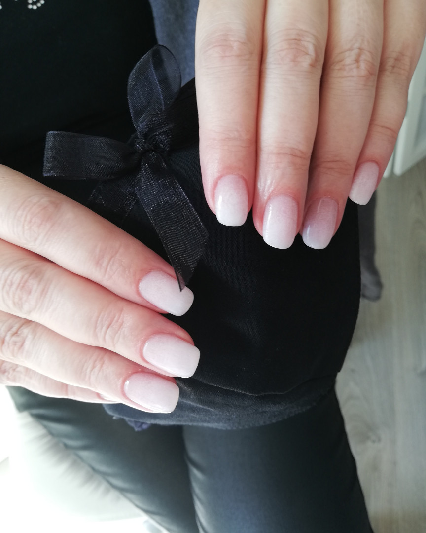 Be YOU tiful #novisad Ojačavanje noktiju Ojačavanje prirodnih noktiju Dipping powder tehnikom