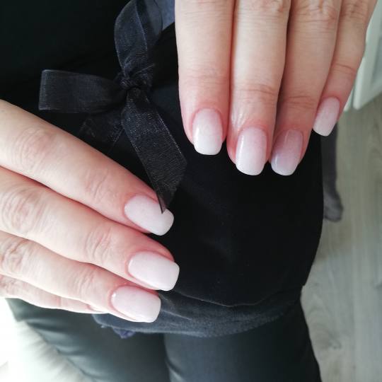 Be YOU tiful #novisad Ojačavanje noktiju Ojačavanje prirodnih noktiju Dipping powder tehnikom
