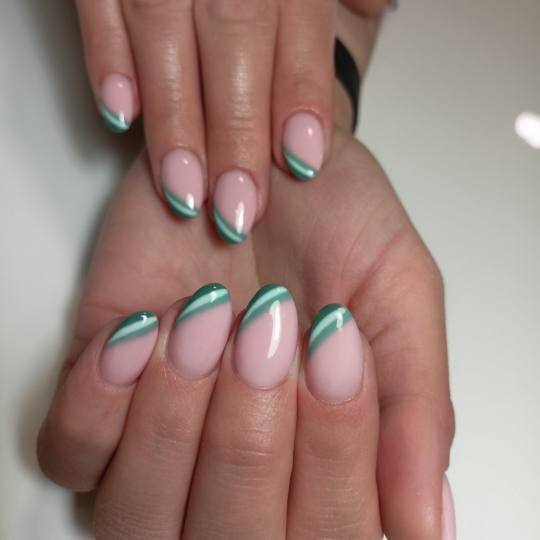 Nail office - TC BIG Rakovica #beograd Izlivanje noktiju Izlivanje noktiju gelom + french - S dužin