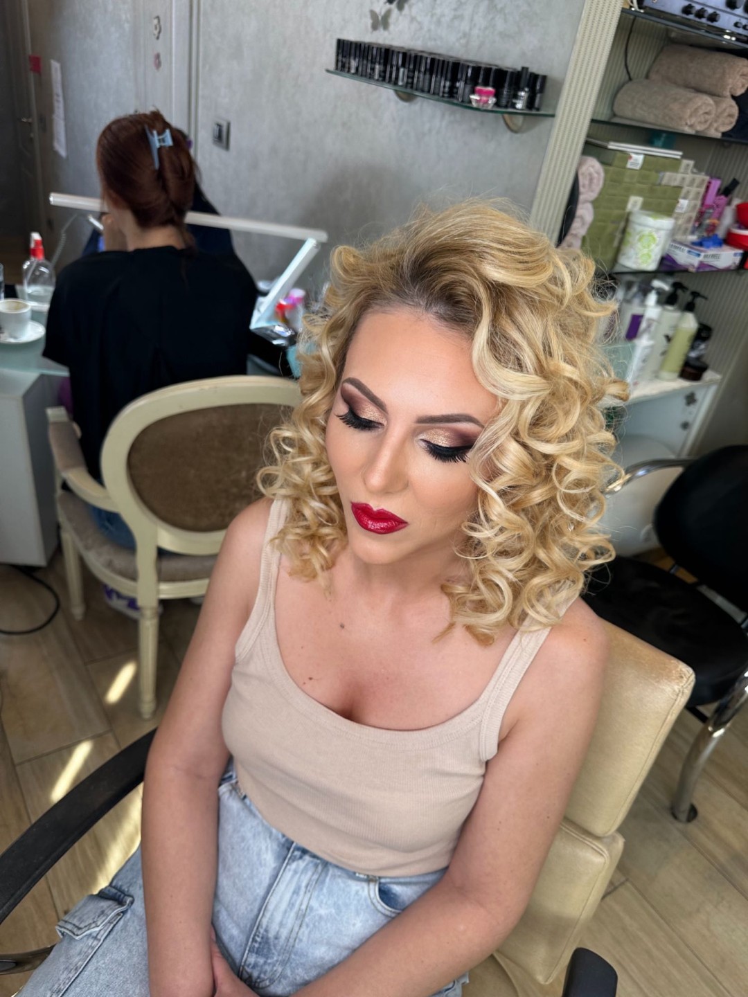 Bibi beauty centar #beograd Make-up / šminkanje Profesionalno šminkanje + veštačke trepavice + svečana frizura
