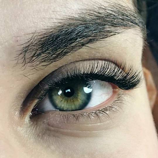 Right Beauty #beograd Nadogradnja trepavica Nadogradnja trepavica - ruski volumen 5D - 8D