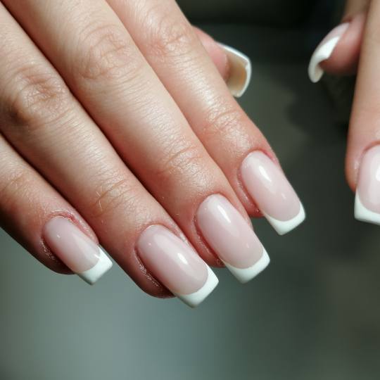 Nail office - TC BIG Rakovica #beograd Korekcija noktiju Korekcija noktiju gelom + french - S dužin