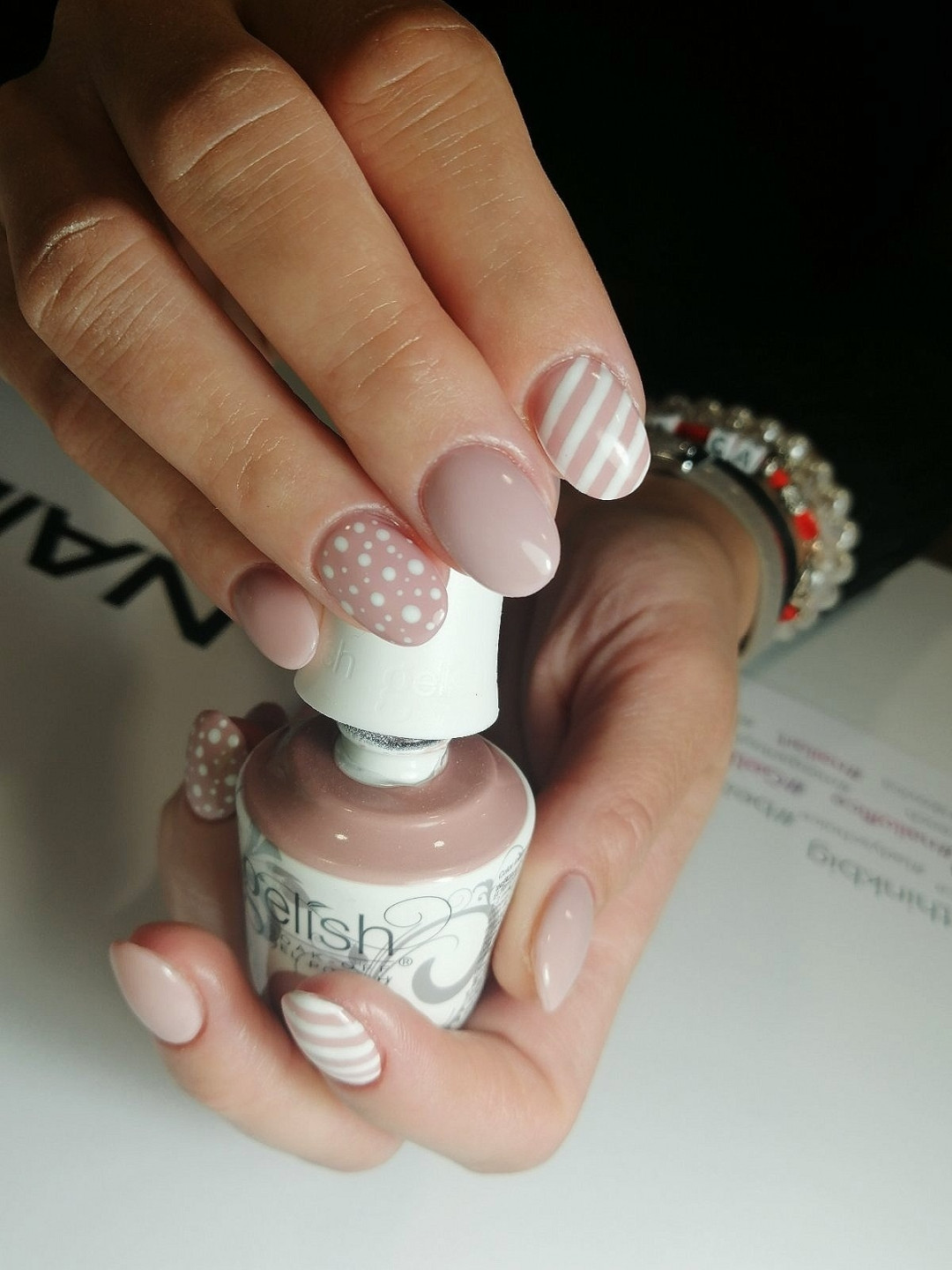 Nail office - TC BIG Rakovica #beograd Korekcija noktiju Korekcija noktiju gelom + boja - S dužina