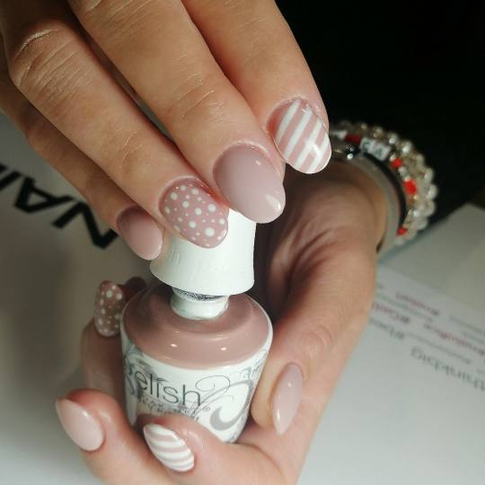 Nail office - TC BIG Rakovica #beograd Korekcija noktiju Korekcija noktiju gelom + boja - S dužina