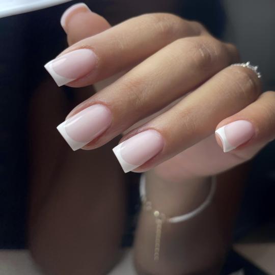 Nails Studio #beograd Korekcija noktiju Korekcija (tudjeg materijala) noktiju gelom