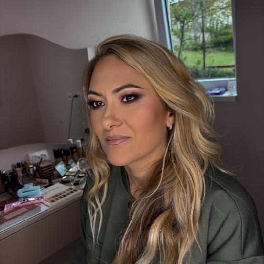 Aura Beauty #beograd Make-up / šminkanje Profesionalno šminkanje - za svečane prilike Profesional