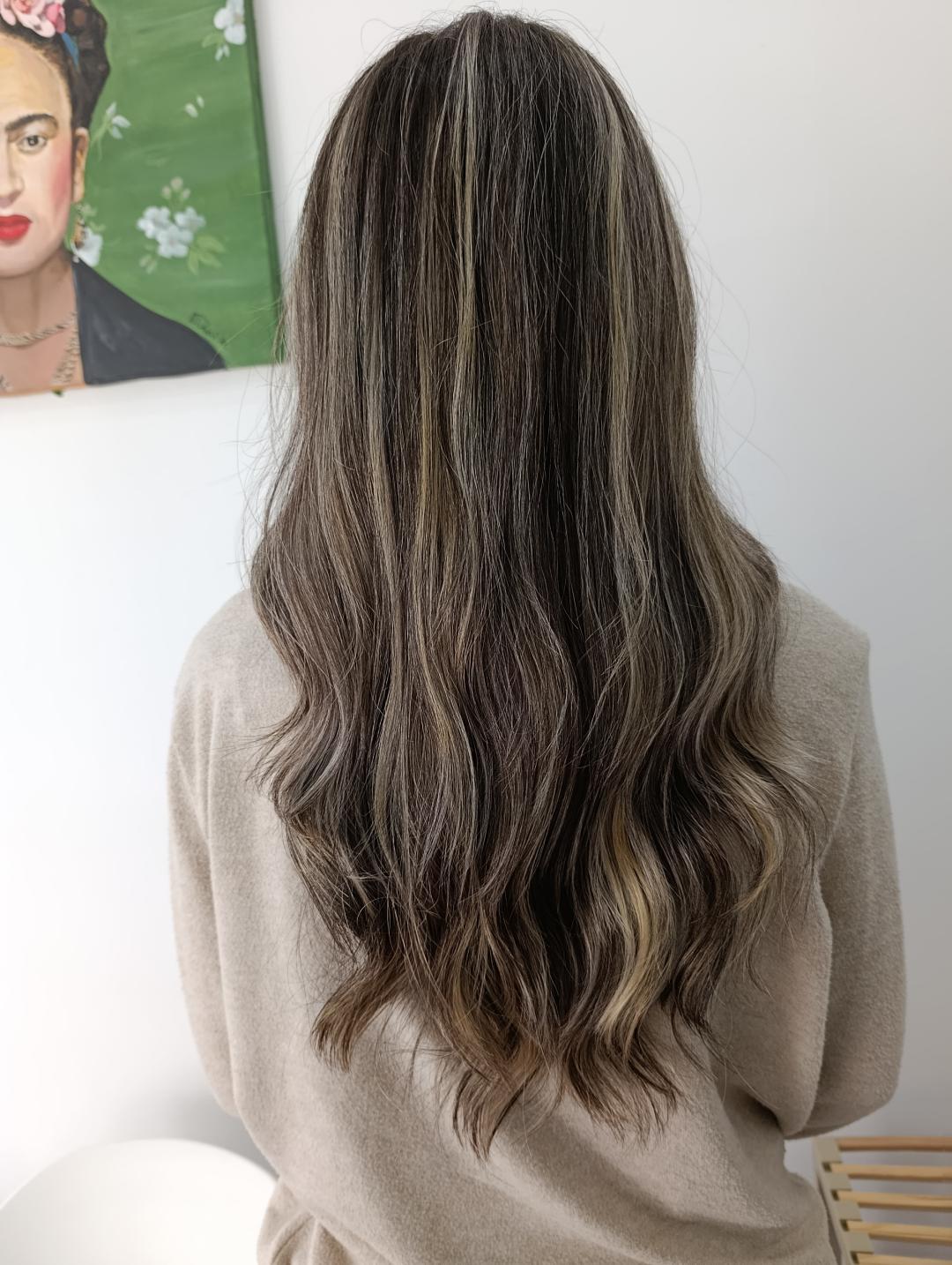 Balayage ili Farbanje izrastka + pramenovi blanšom + preliv - duga kosa - Travijata Donna, Novi Sad Farbanje kose Frizerski saloni Farbanje kose, Novi Sad, Grbavica, Liman, Adamićevo