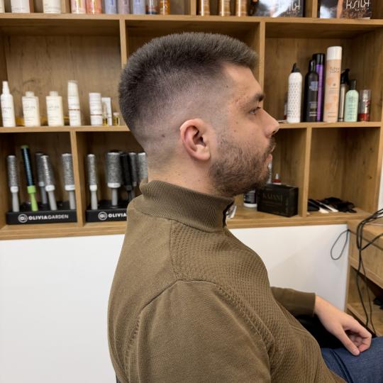 Studio Eleven Ladies&Gentlemen #beograd Muško šišanje Muško šišanje + pranje kose Muški frize