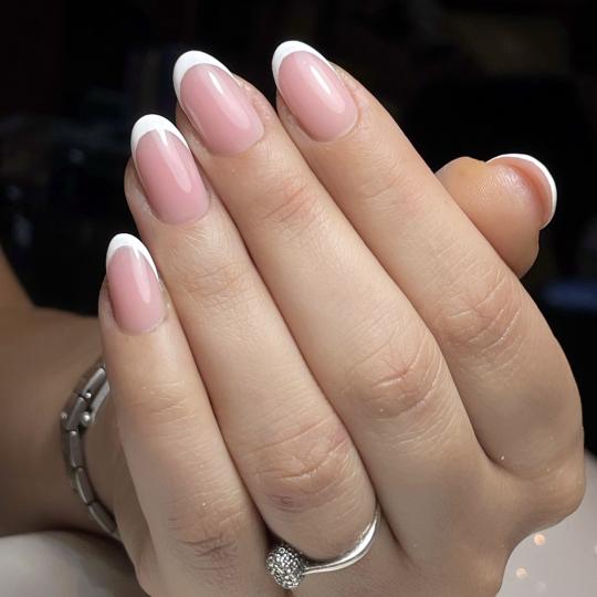 Nails Studio #beograd Korekcija noktiju Korekcija noktiju gelom