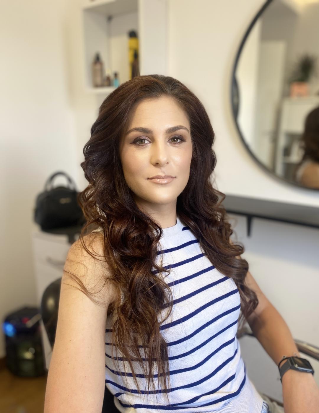 Profesionalno šminkanje + svečana frizura - Lovely Style, Beograd Make-up / šminkanje Lice Make-up / šminkanje, Beograd, Konjarnik, Učiteljsko naselje