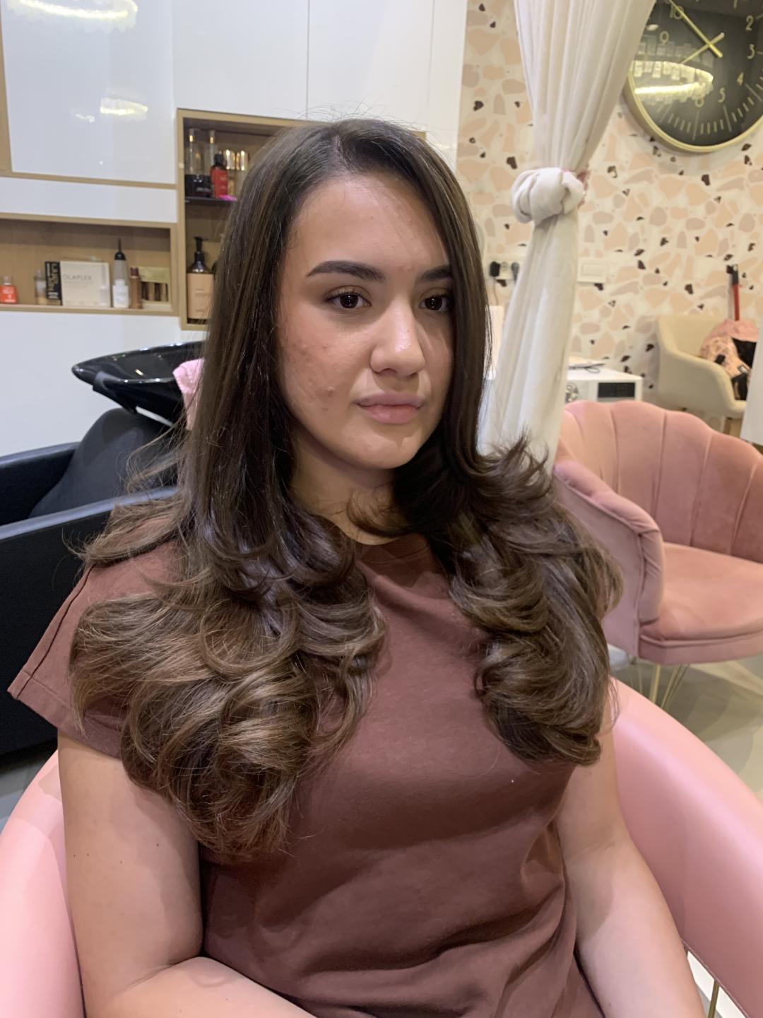 Feniranje - ekstra duge kose - Beauty Industry Women1, Beograd Feniranje i stilizovanje Frizerski saloni Feniranje i stilizovanje, Beograd, Vračar, Čubura, Crveni krst
