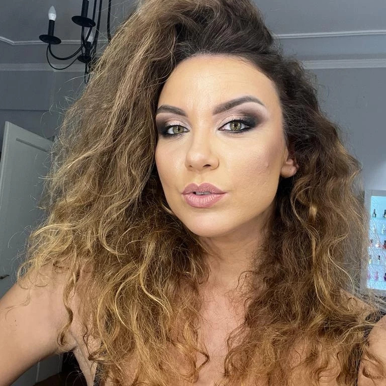 Ena beauty studio #nis Make-up / šminkanje Profesionalno šminkanje - bez veštačkih trepavica