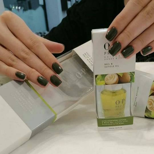OPI - ALOXXI Zira #beograd Manikir #opi #lakranje ☺ Slavica Manikir + OPI lakiranje noktiju Akcija