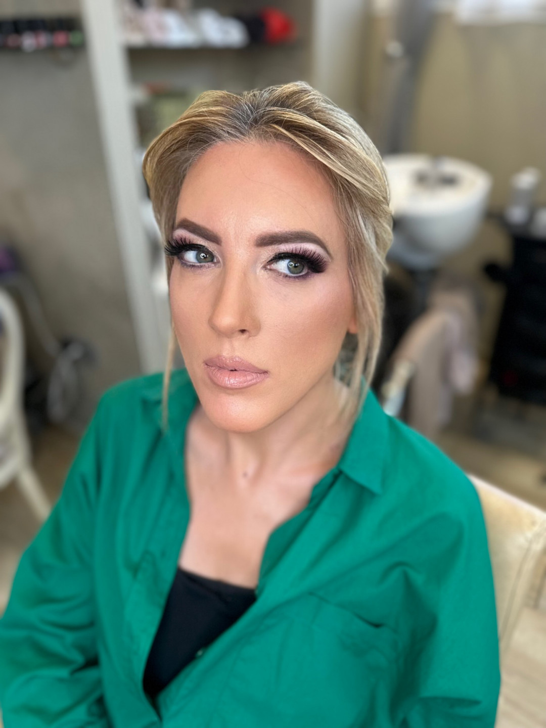 Bibi beauty centar #beograd Make-up / šminkanje Profesionalno šminkanje + feniranje ravno