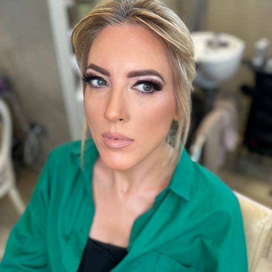 Bibi beauty centar #beograd Make-up / šminkanje Profesionalno šminkanje + feniranje ravno sminkanj