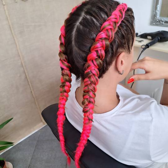 Kozmetički Studio Nera 23 #vrsac Pletenice, kike, punđe