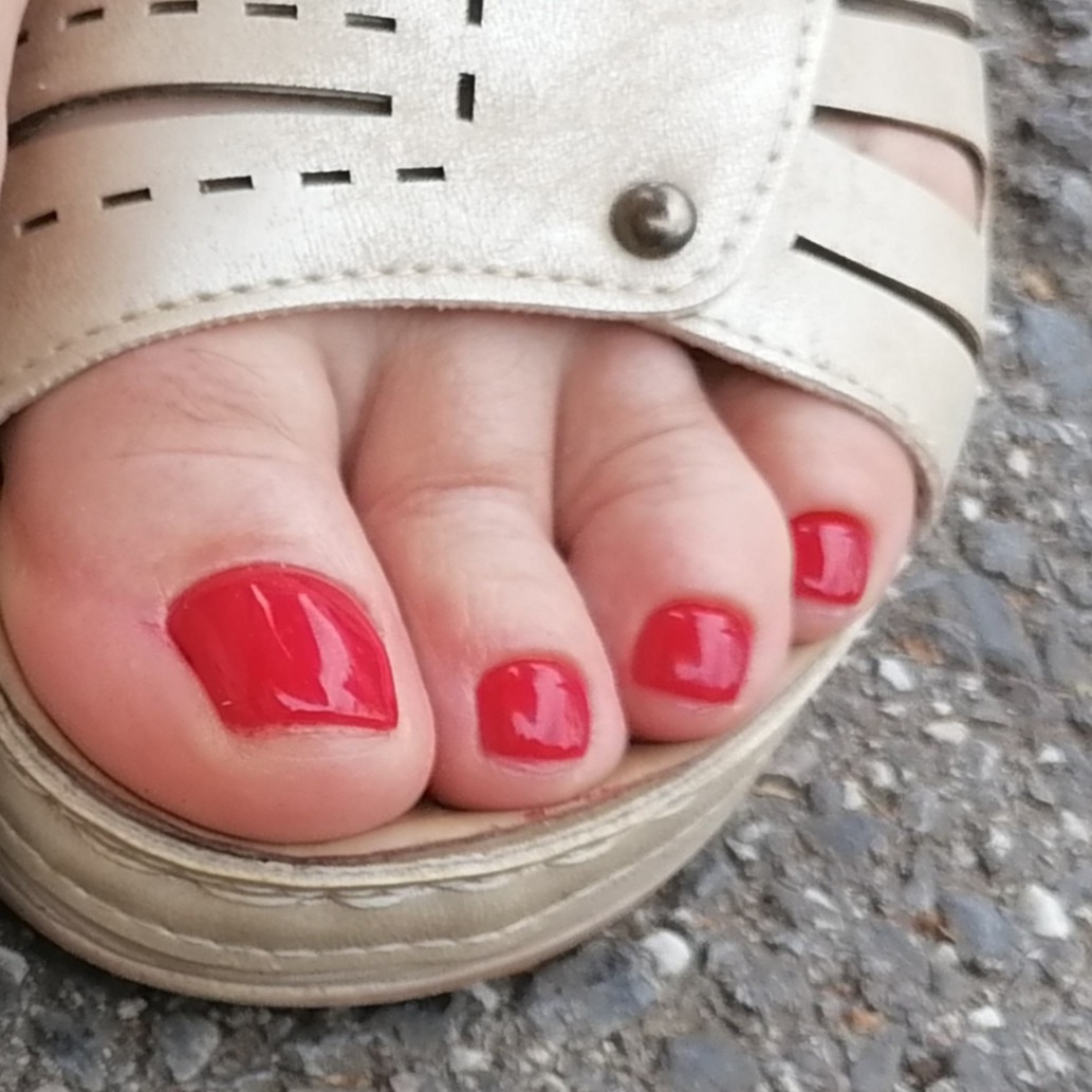 Dunja beauty 022 #novisad Estetski pedikir Estetski pedikir + gel lak