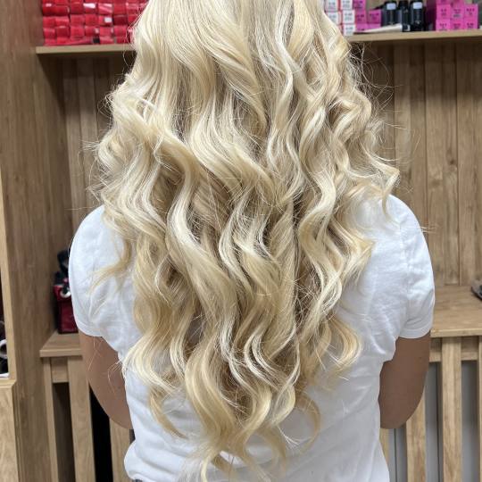 Jelena Marinković #beograd Feniranje i stilizovanje Feniranje na ravno / lokne - ekstra duga gusta 