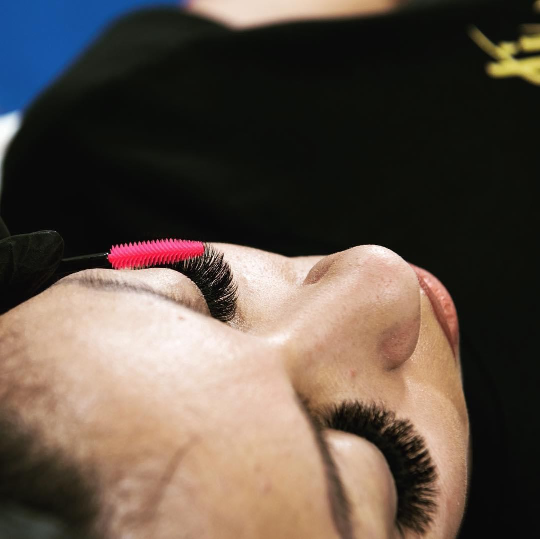 Nadogradnja svilenih trepavica - ruski volumen 4 / 8D - Ashanti Beauty Salon & Academy, Beograd Nadogradnja trepavica Lice Nadogradnja trepavica, Beograd, Voždovac