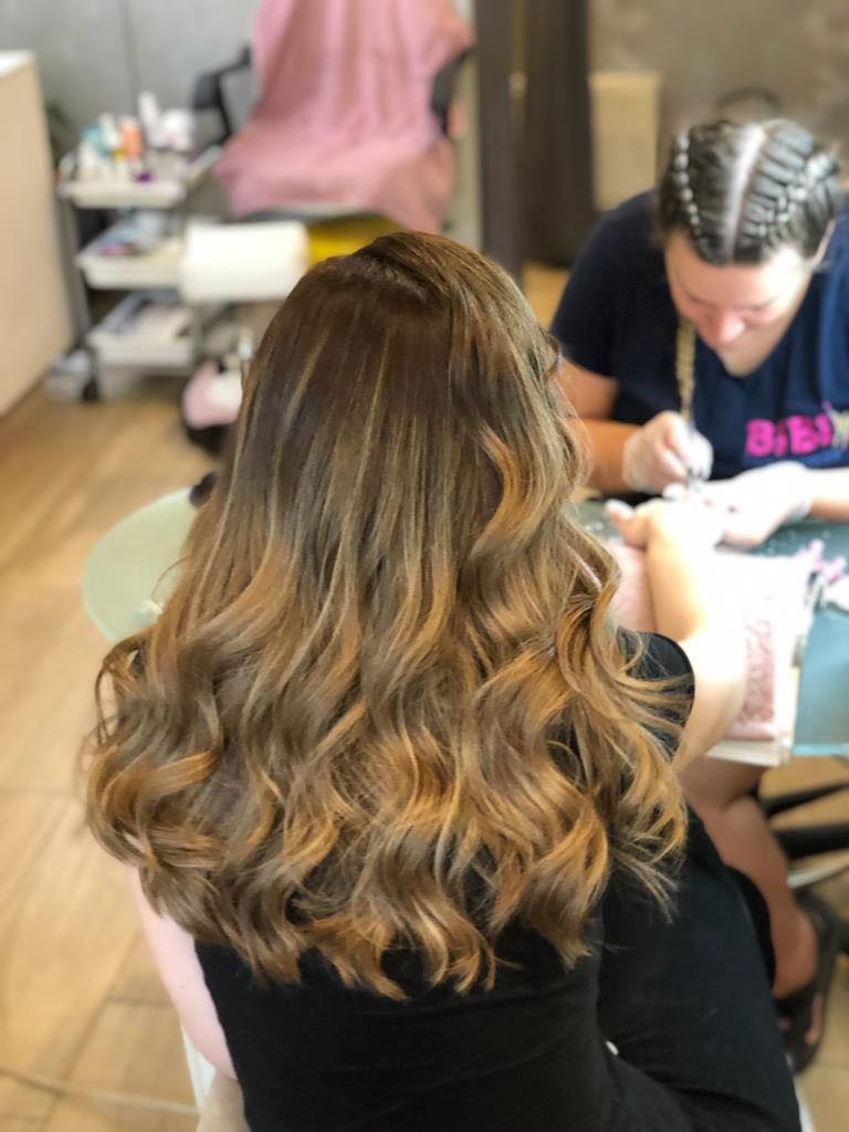 Bibi beauty centar #beograd Pramenovi Pramenovi na foliju u 1 / 2 boje / blanšem + preliv - kosa srednje dužine