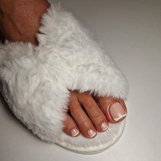 Butik Lepote #beograd Gel lak Gel lak noge boja ili frenc + rusko aparatno sređivanje zanoktica