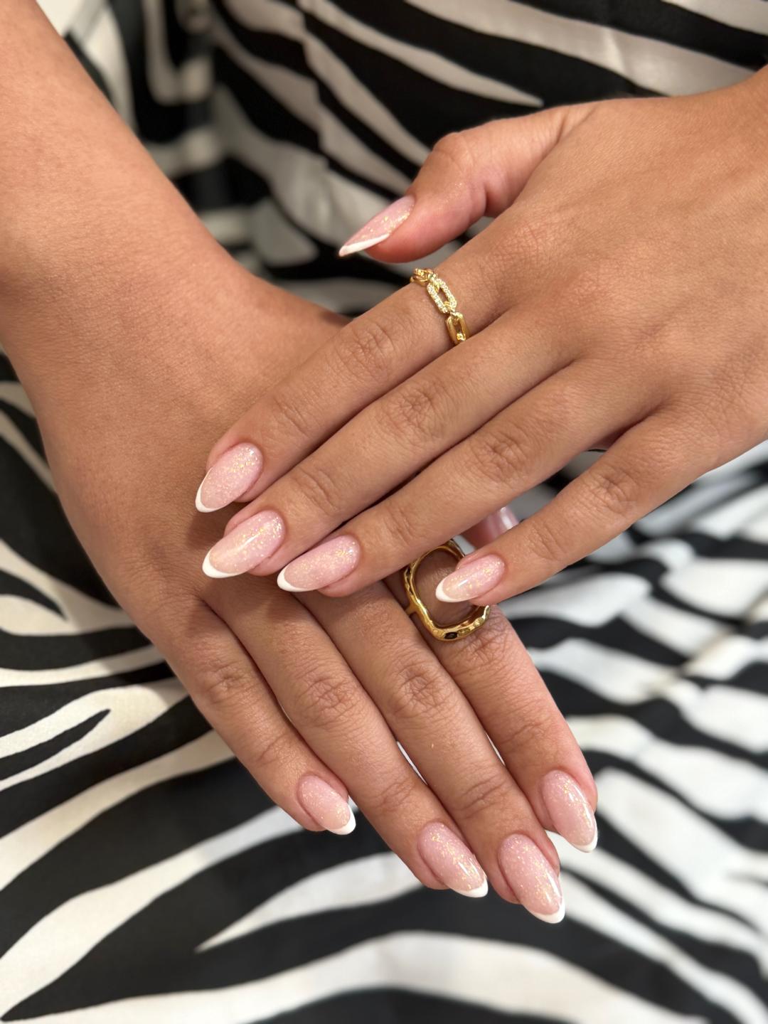 Korekcija izlivanja noktiju gelom - M dužina - Beauty room Zvezdara, Beograd Izlivanje noktiju Nokti Izlivanje noktiju, Beograd, Zvezdara
