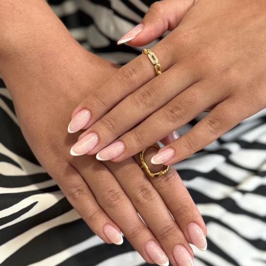 Beauty room Zvezdara #beograd Izlivanje noktiju Korekcija izlivanja noktiju gelom - M dužina Nokti