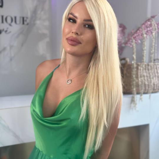Esthetique Privé #beograd Farbanje kose Farbanje cele dužine - GOLDWELL, MONPLATIN - duga kosa