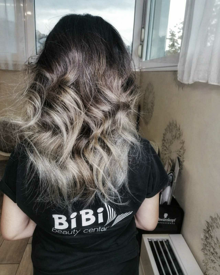 Bibi beauty centar #beograd Pramenovi Pramenovi na foliju u 1 / 2 boje / blanšem + preliv - kosa srednje dužine