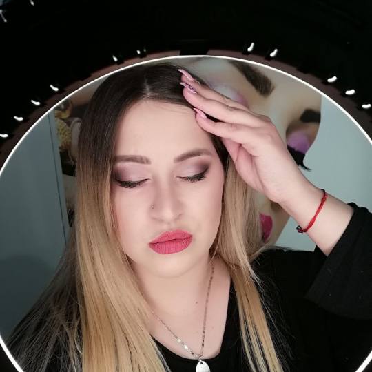 GM Beauty studio #beograd Make-up / šminkanje Profesionalno šminkanje + veštačke trepavice Profe