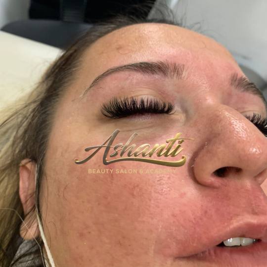 Ashanti Beauty Salon & Academy #beograd Nadogradnja trepavica Nadogradnja svilenih trepavica - ruski