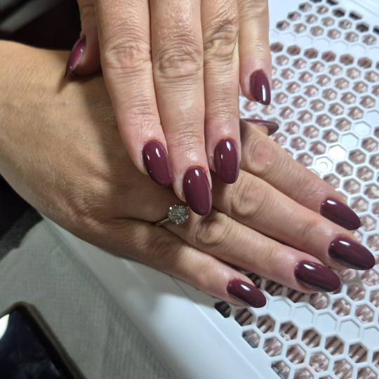 Krispy tattoo & nails #beograd Izlivanje noktiju Izlivanje noktiju gelom - M dužina Jesenji noktić