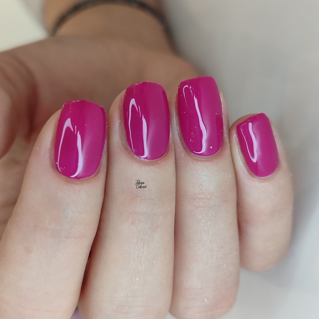 Studio Little Rose #beograd Korekcija noktiju Korekcija gel laka - kratki nokti