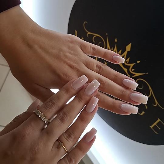 Voyage beauty #beograd Ojačavanje noktiju Rubber baza