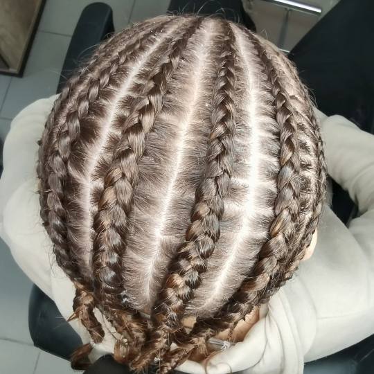 Sanja Afro Frizerka #nis Pletenice, kike, punđe Riblja kost dužinom cele kose/rajf kikica Cena je 