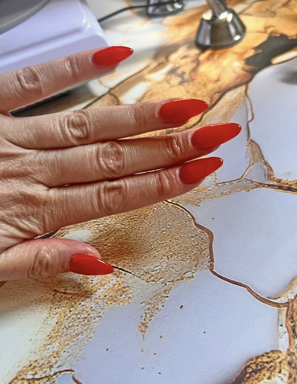 Izlivanje noktiju gelom - L dužina - Nikita studio, Beograd Izlivanje noktiju Nokti Izlivanje noktiju, Beograd, Vračar, Čubura, Crveni krst