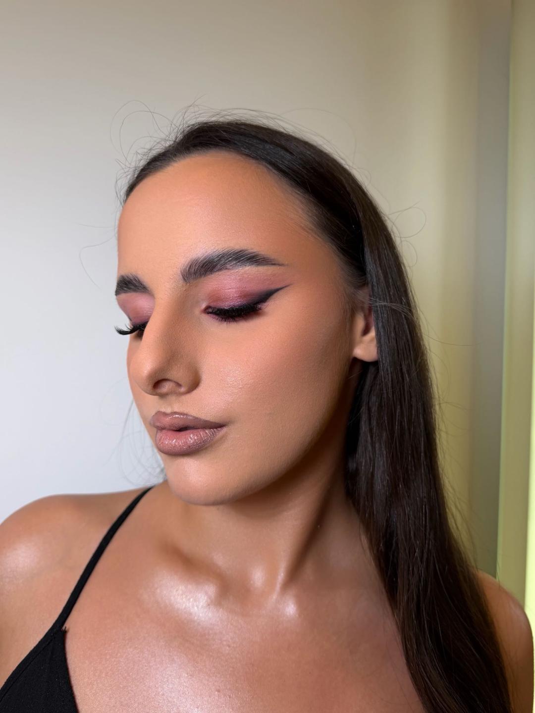 Profesionalno šminkanje - klasično šminkanje - Vanilla Beauty Concept, Beograd Make-up / šminkanje Lice Make-up / šminkanje, Beograd, Voždovac