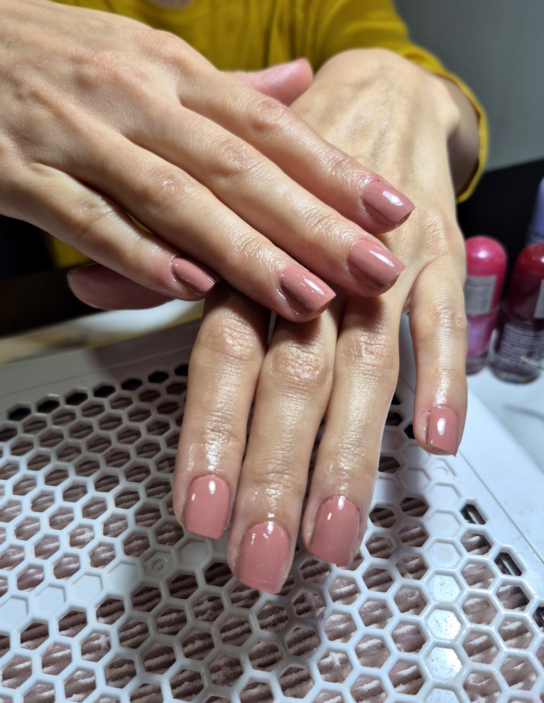 Manikir - Krispy tattoo & nails, Beograd Manikir Nokti Manikir, Beograd, Zemun Centar