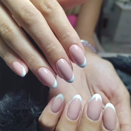 Atrium Salon #novisad Ojačavanje noktiju Ojačavanje noktiju gelom