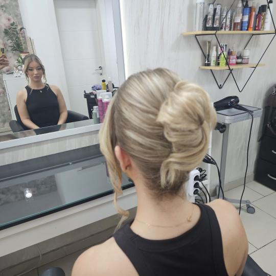 Studio Slavica - Cale #krusevac Svečane i frizure za svadbu Svečana frizura - jednostavna