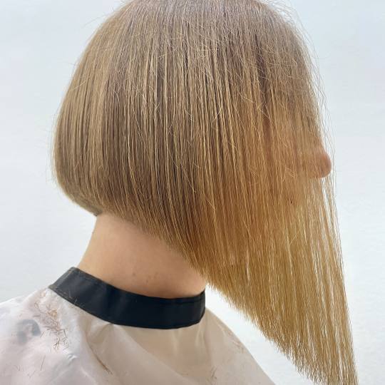 Hair Lab #beograd Žensko šišanje Feniranje na ravno - četkom