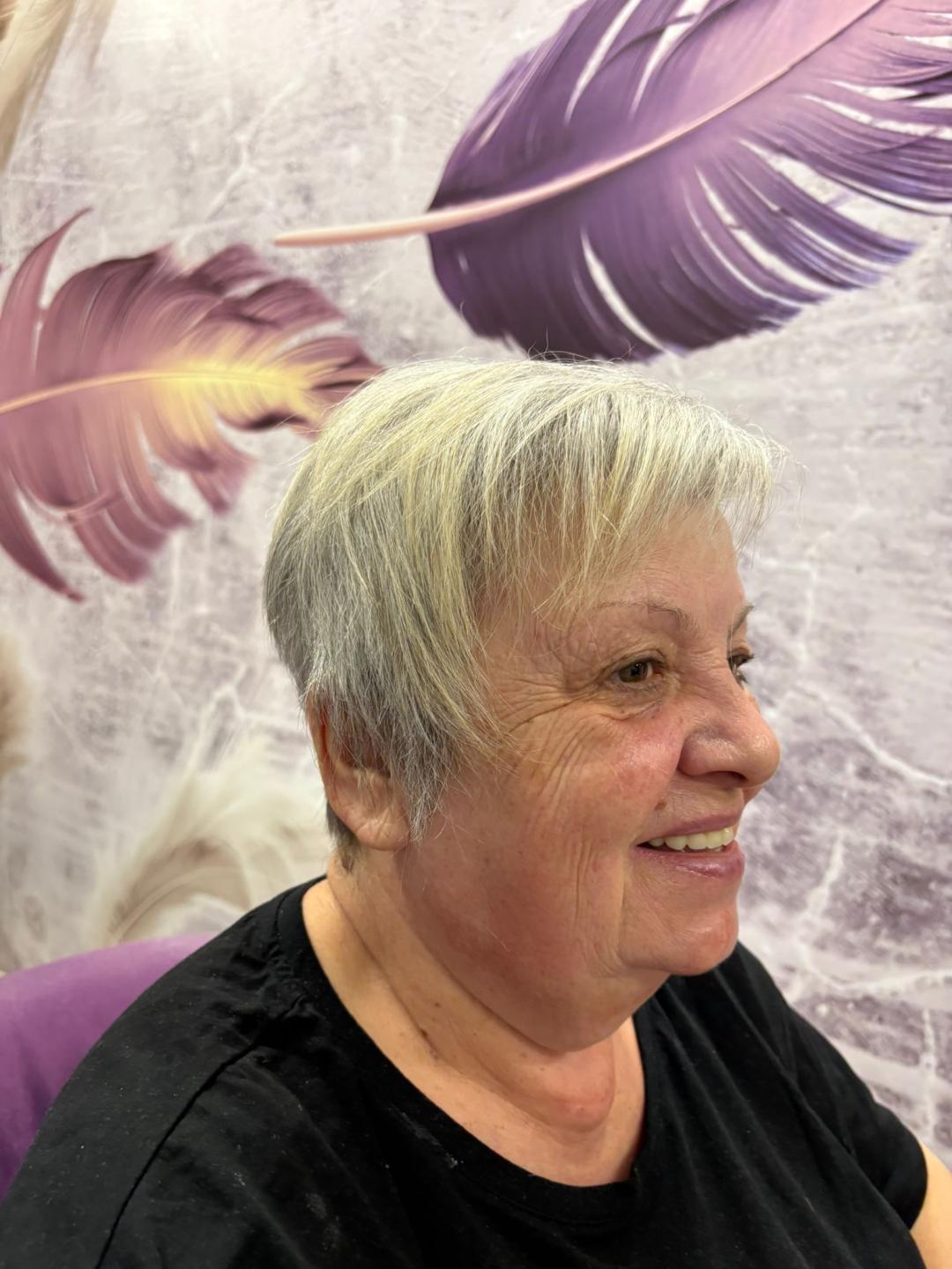 Šišanje i feniranje svih dužina kose - Angels, Novi Sad Feniranje i stilizovanje Frizerski saloni Feniranje i stilizovanje, Novi Sad, Centar - Stari grad