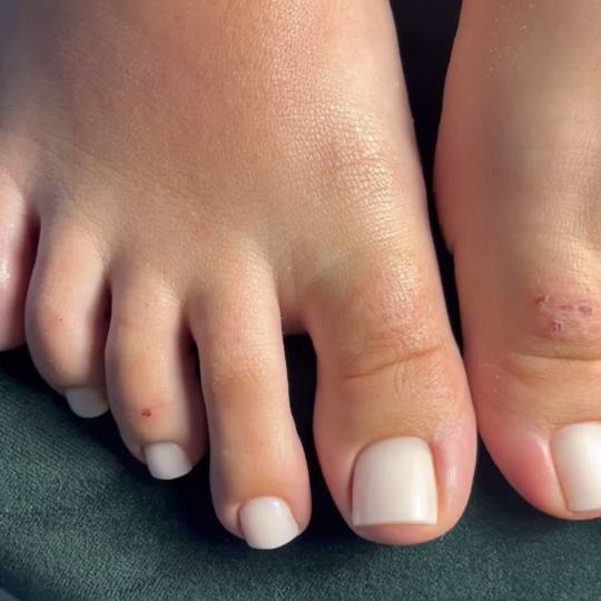 October Care #novisad Gel lak Gel lak - noge