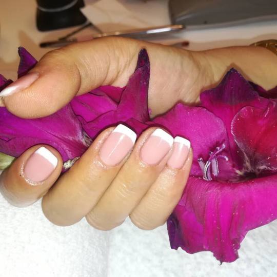Estetic star by Maya #beograd Ojačavanje noktiju Ojacavanje prorodnih noktiju gelom+ frenc Ojačava