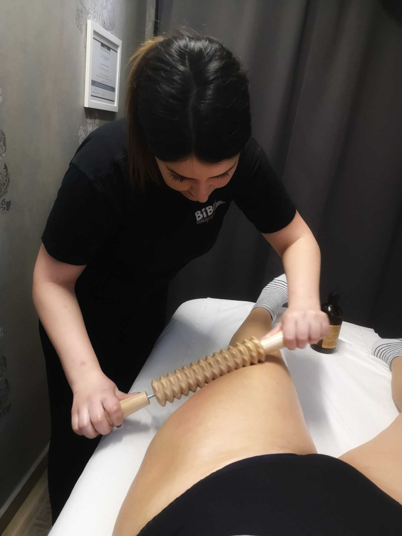 Bibi beauty centar #beograd Anticelulit masaža Maderoterapija noge - paket od 10 masaža