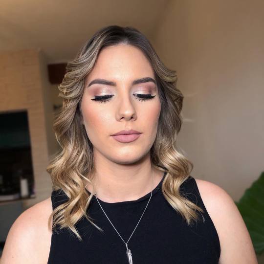 Monami beauty #beograd Make-up / šminkanje Profesionalno šminkanje + veštačke trepavice