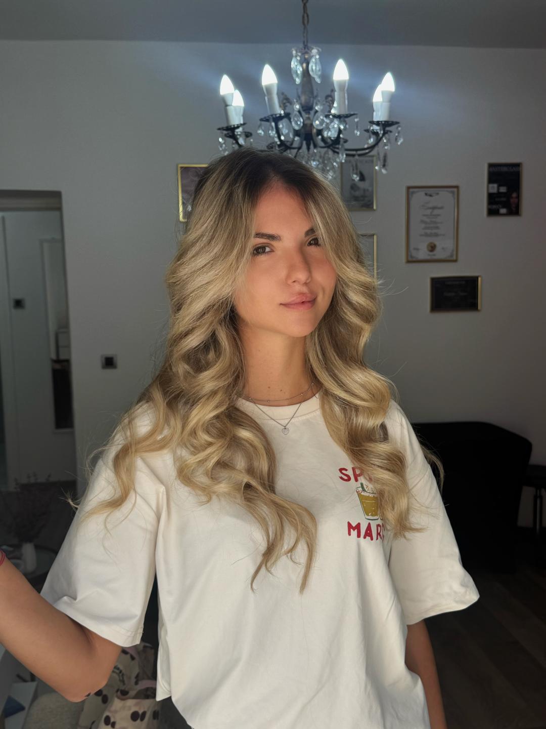 Feniranje na talase - ekstra duga kosa - The Mat beauty, Beograd Feniranje i stilizovanje Frizerski saloni Feniranje i stilizovanje, Beograd, Slavija, Autokomanda, Neimar