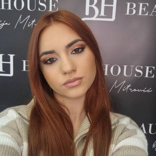 Beauty House by Marija Mitrović #nis Make-up / šminkanje Profesionalno šminkanje + veštačke tre