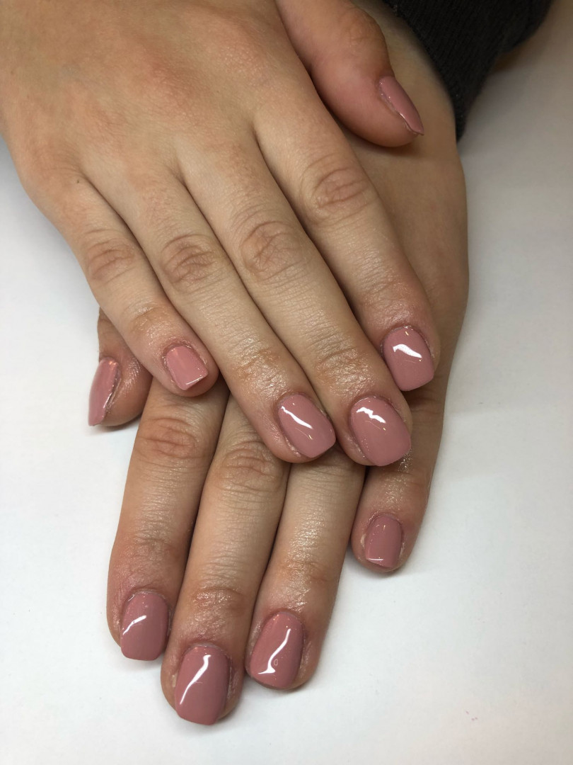Mademoiselle Beauty #beograd Gel lak Gel lak - ruke sa aparatnim manikirom