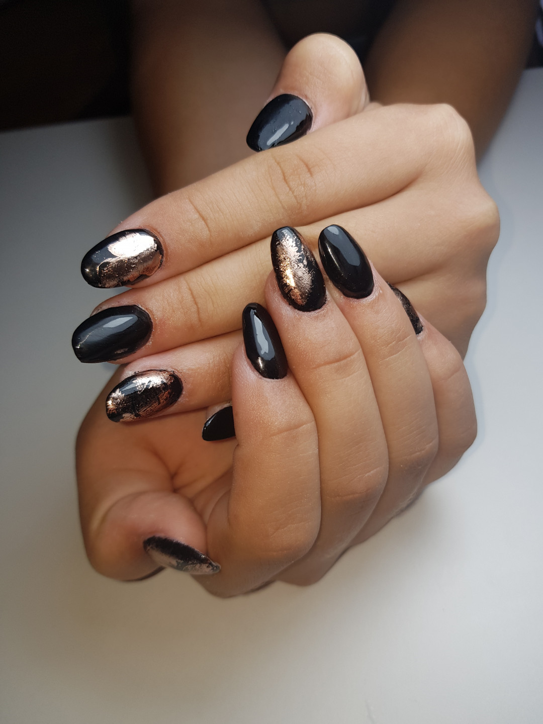 Ena beauty studio #nis Izlivanje noktiju Korekcija M duzine
